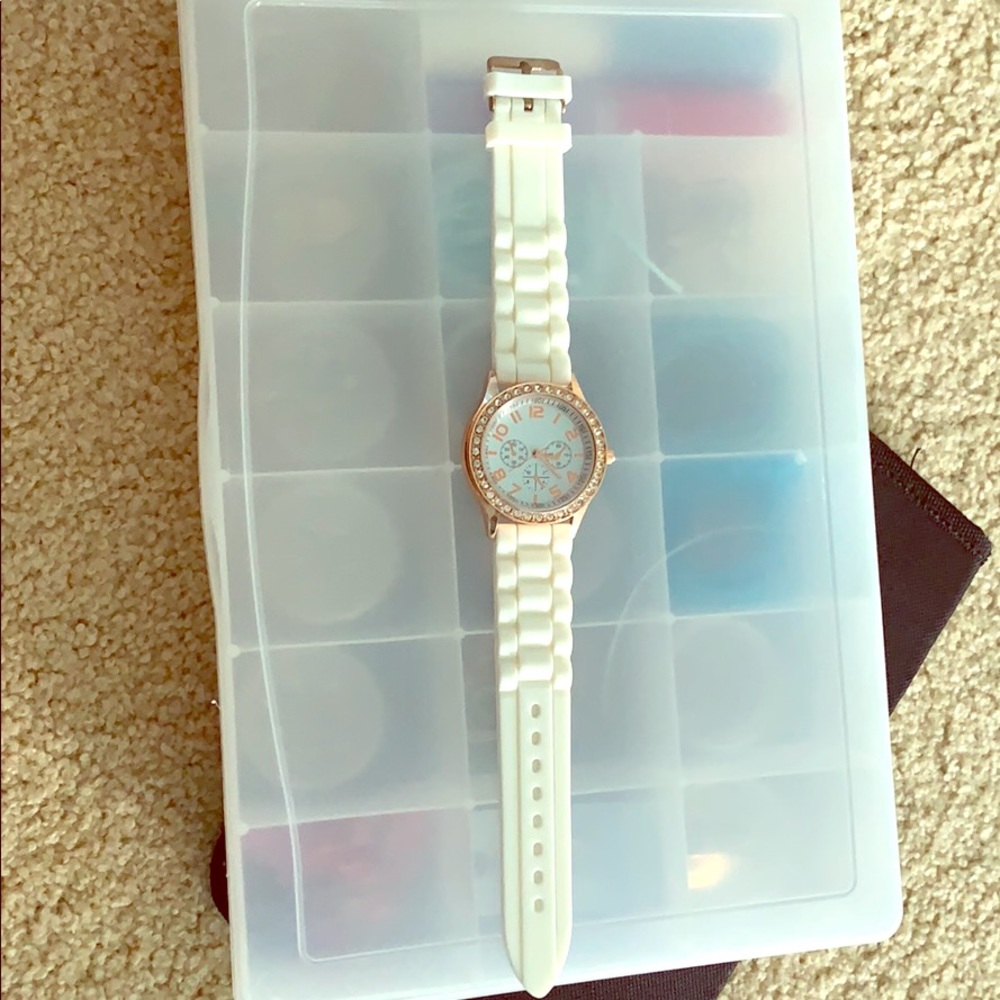 Darice Watch